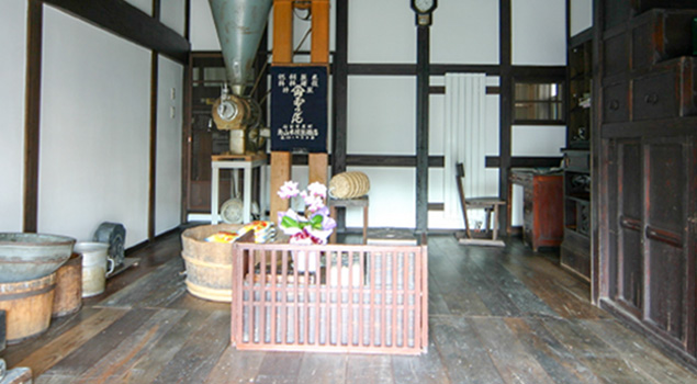 作品1　登録文化財鳥山米穀店主屋